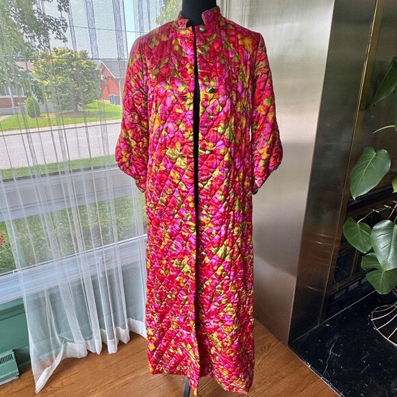 Vintage 1970s robe, hot pink, emerald, orange floral, quilted, tulip bell sleeve - Picture 8 of 10